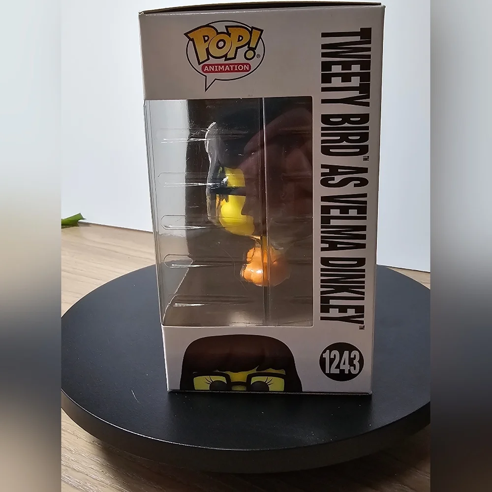 Funko Pop Animation Tweety Bird as Velma Dinkley #1243 NWT - Picture 3 of 7